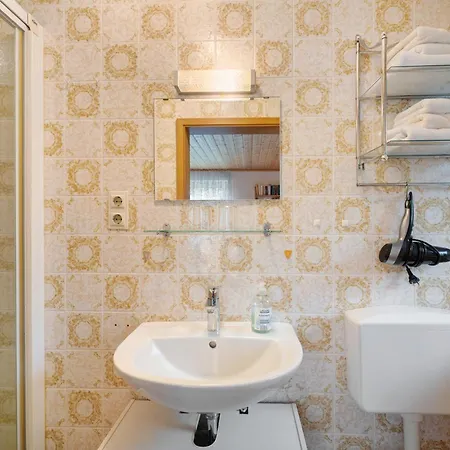 Hornihaeusle Guest house *